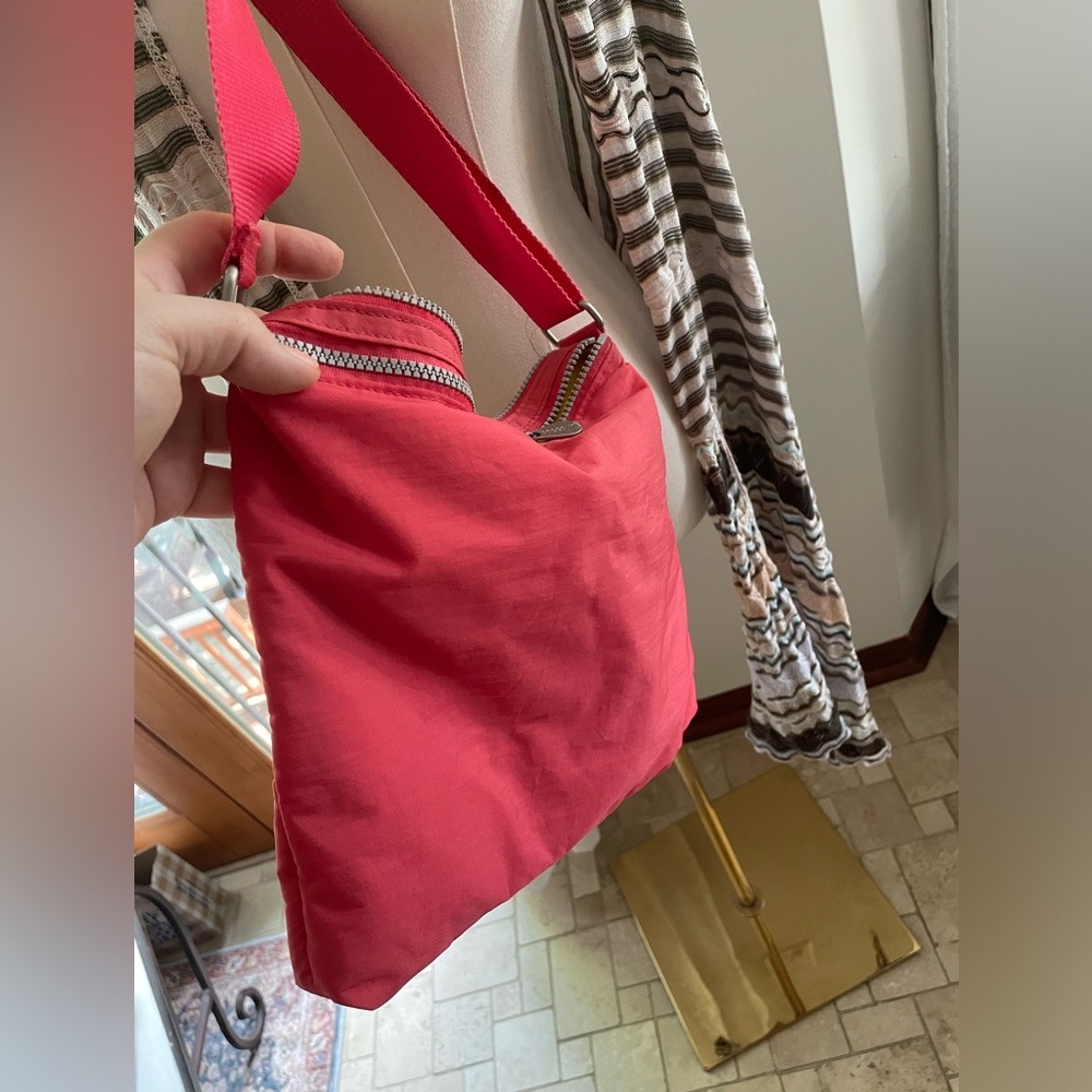 Baggallini Zippered Washable Crossbody Bag Large Size - Picture 6 of 10